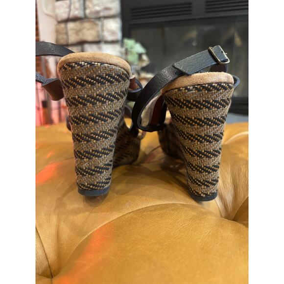 Maurices Eloise memory foam two-tone wedge sandals cork-wrap sole - Picture 3 of 4